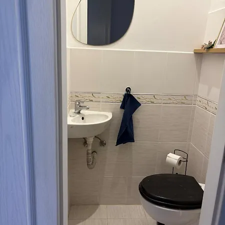 شقة Cosy In Vibrant Area 2 Metro Stops From Prague's Hisorical Centre *