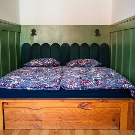 Cosy In Vibrant Area 2 Metro Stops From Prague's Hisorical Centre Daire Prag