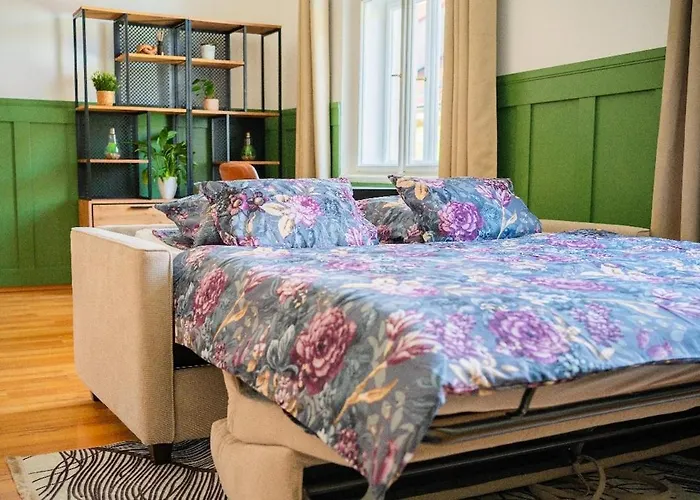 Appartement Cosy In Vibrant Area 2 Metro Stops From Prague's Hisorical Centre Prague