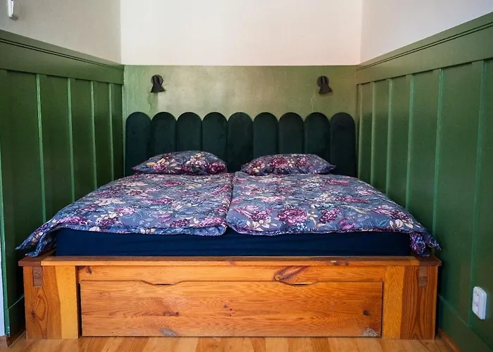 Cosy In Vibrant Area 2 Metro Stops From Prague's Hisorical Centre Daire Prag
