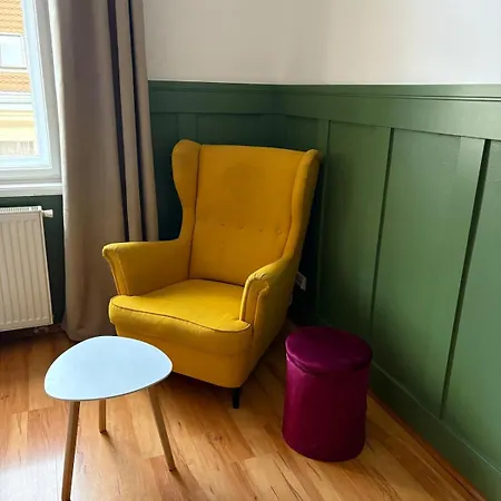 Cosy In Vibrant Area 2 Metro Stops From Prague's Hisorical Centre Apartment *